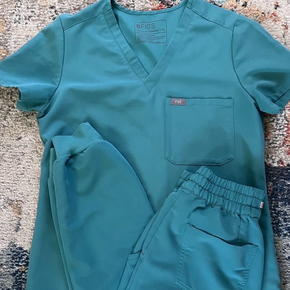Figs scrubs
